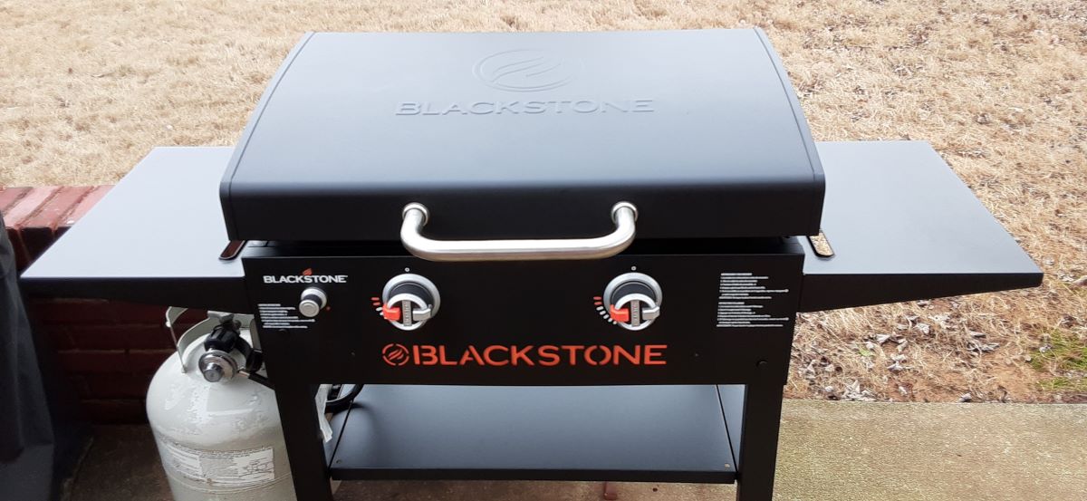 Blackstone 28 Inch Griddle with Hood.