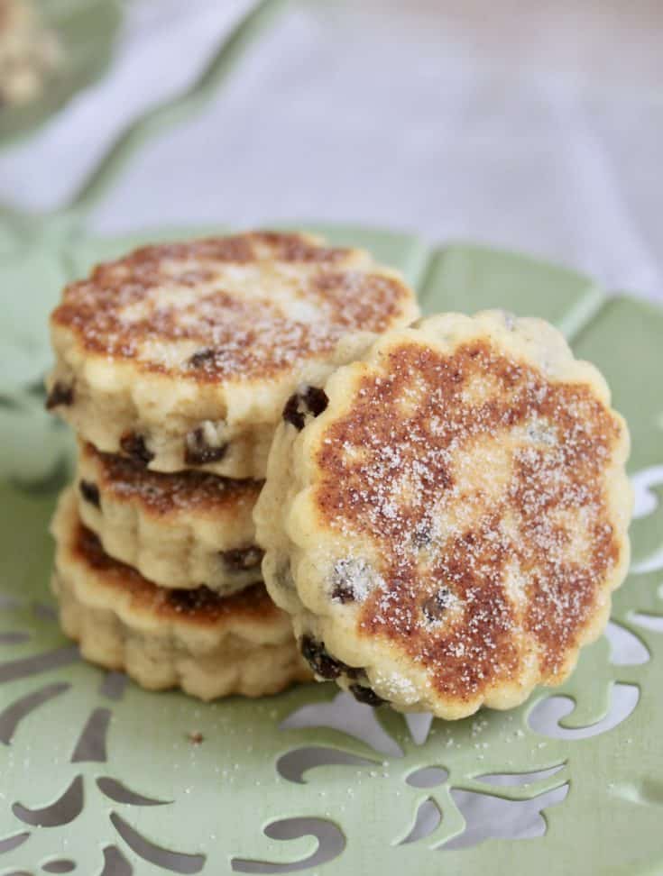 Griddle cakes in a stack.